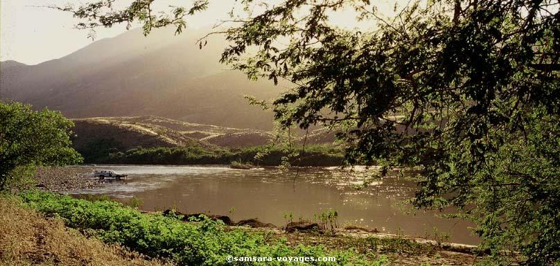 La rivière Kunene entre Kaokoland et Angola